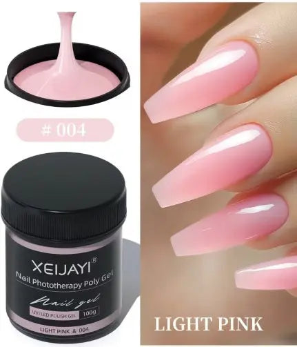 Borcan 100g Poly Gel XEIJAYI nuanța 004 Light Pink și model de manichiură lungă realizată cu gel roz deschis translucid.

