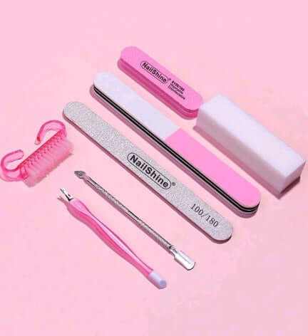 Set 7 bucăți pentru îngrijirea unghiilor cu pilă, polish și instrumente de nail art